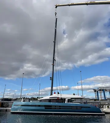 JFA Yachts Long Island 87 Catamaran mast stepping