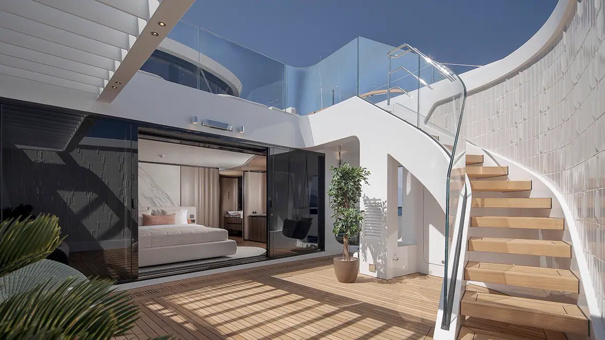 Sirena 42 Superyacht owner's terrace