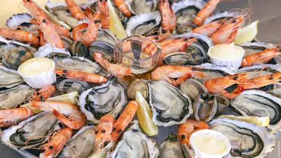A platter of prawns and oysters in the Bonhomme oyster port in La Guérinière.