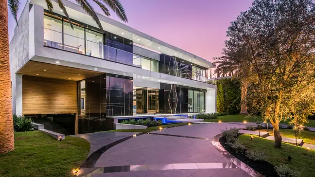 521 North Canon Drive